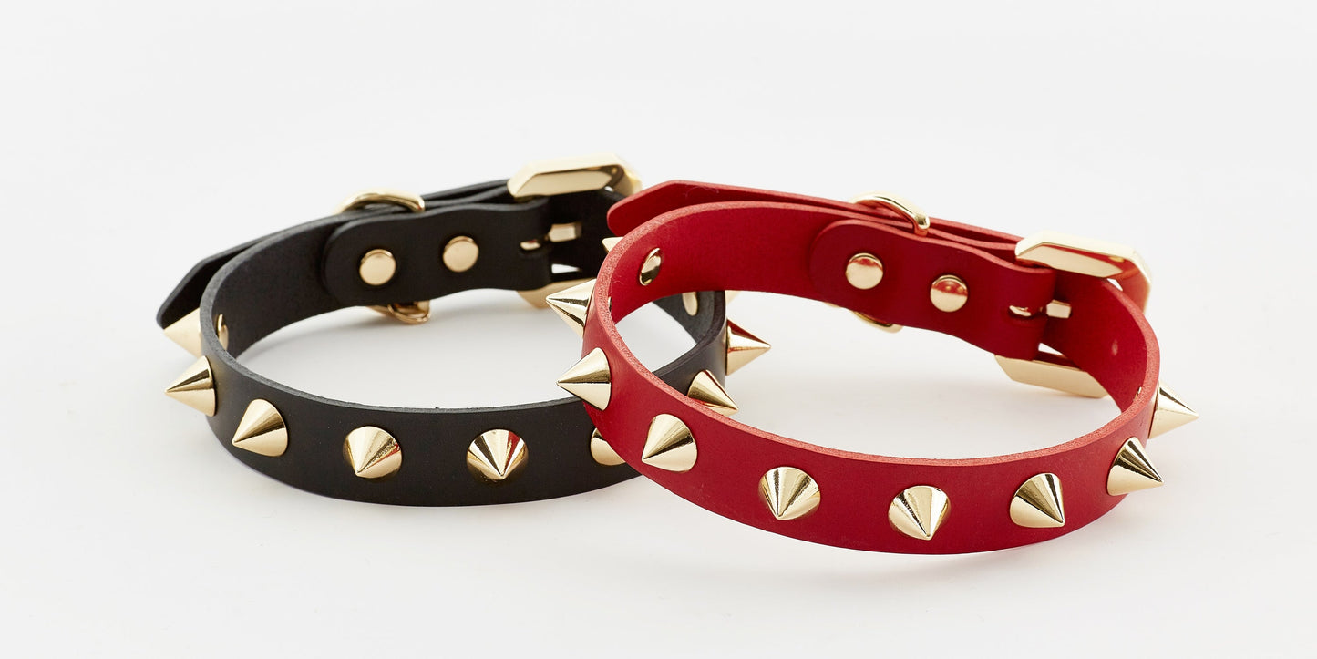 GOLDEN SPIKE BLACK COLLAR